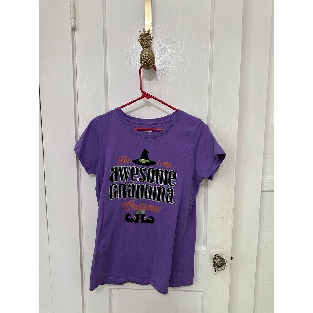 Way to celebrate Halloween women’s size large awesome Grandma costume T-shirt